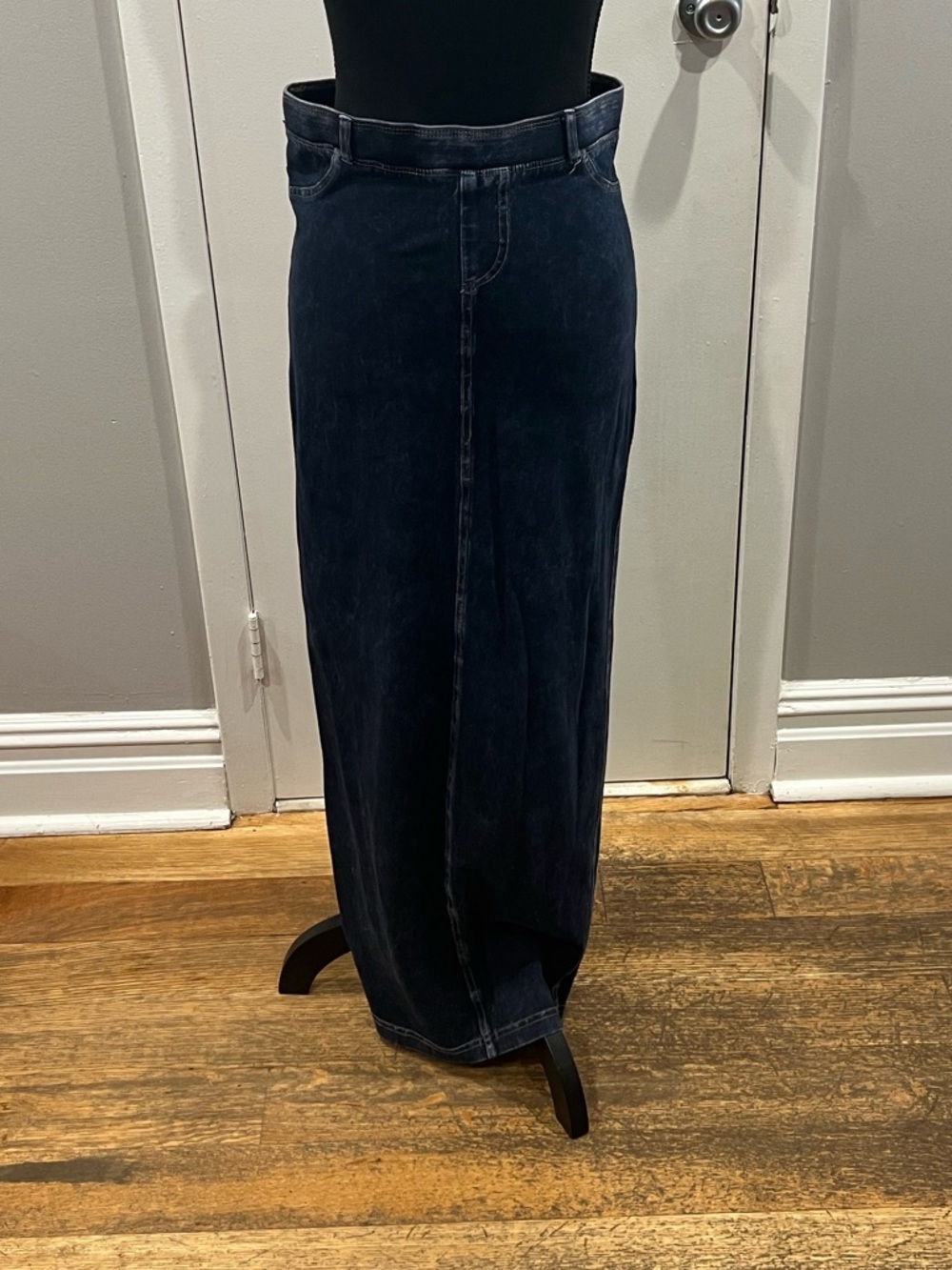 Hard tail maxi skirt